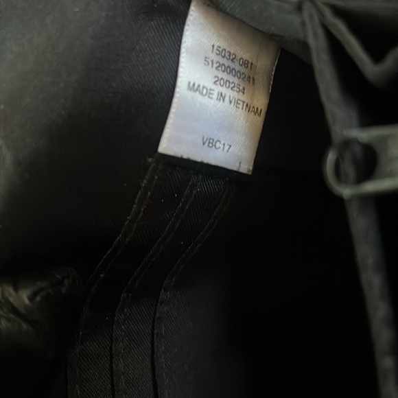 Vera Bradley Your Turn Lock Black Quilted Wristlet Wallet - Picture 3 of 7